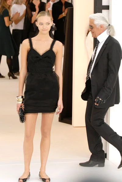 Look 77
